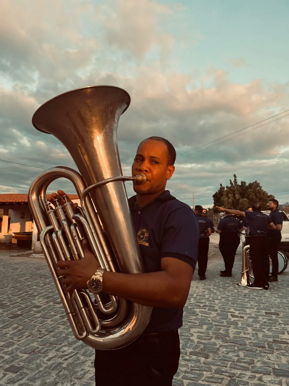 Pedro Júnior é músico profissional e participa de projeto da OSUFC pela primeira vez