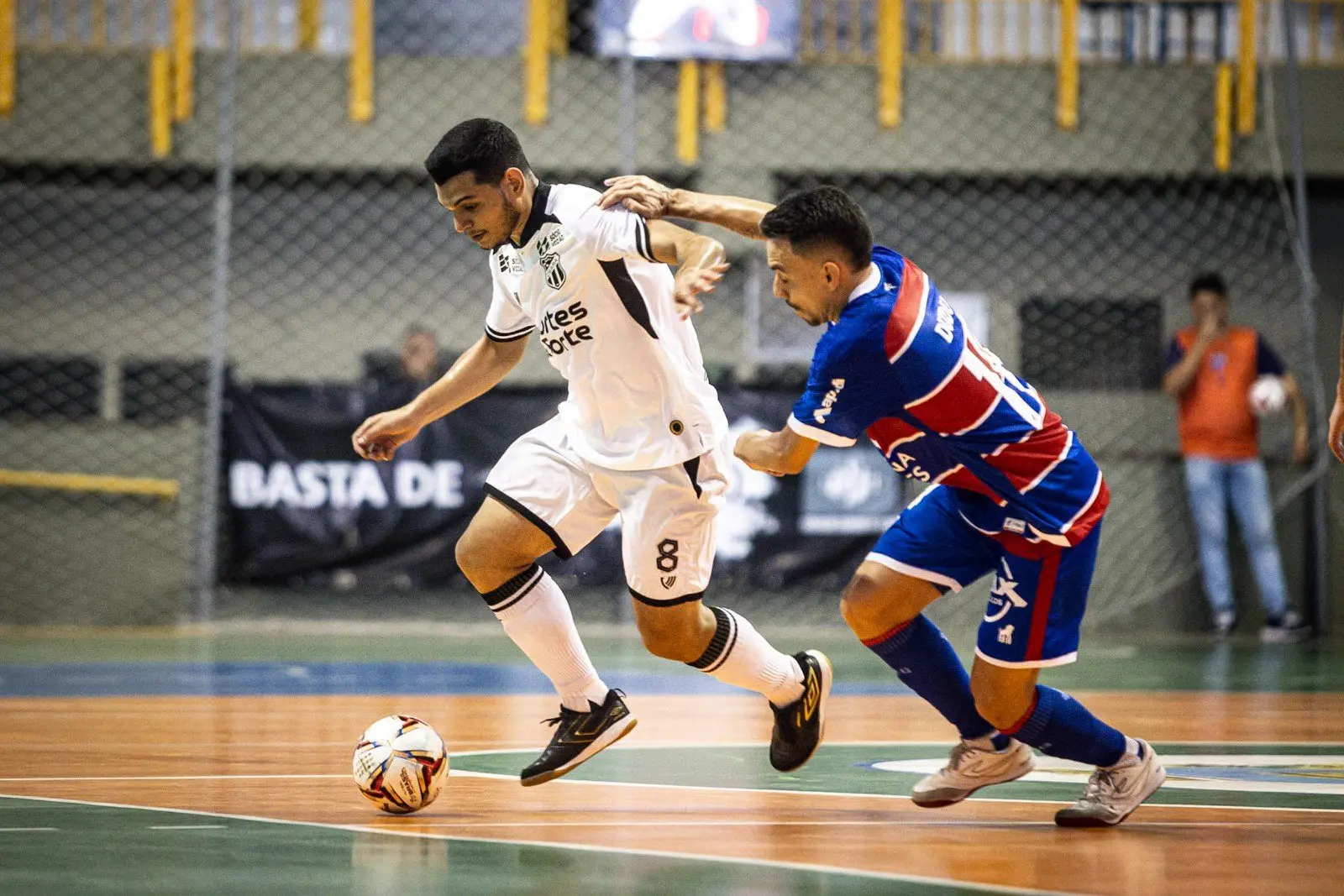 Imagem da notícia Ceará x Fortaleza pelo Campeonato Cearense de Futsal: onde assistir, escalações e horário