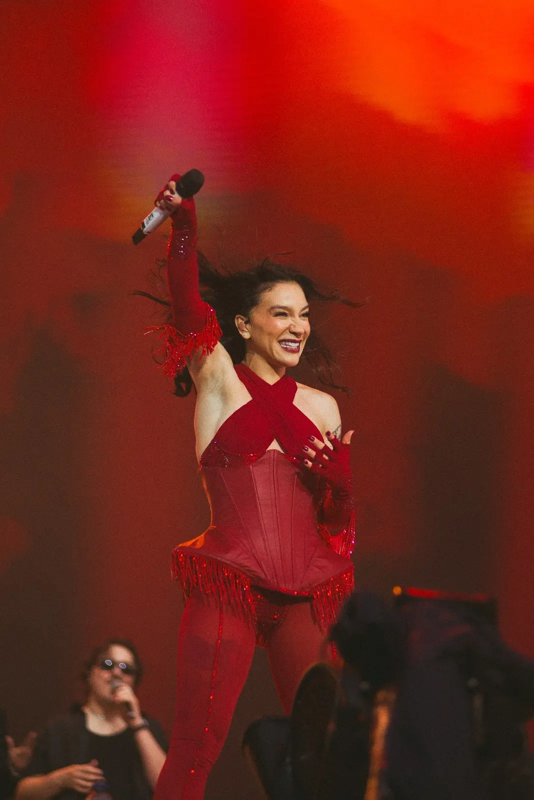 Imagem da notícia Priscilla canta música inédita e faz feat com Fat Family no The Town