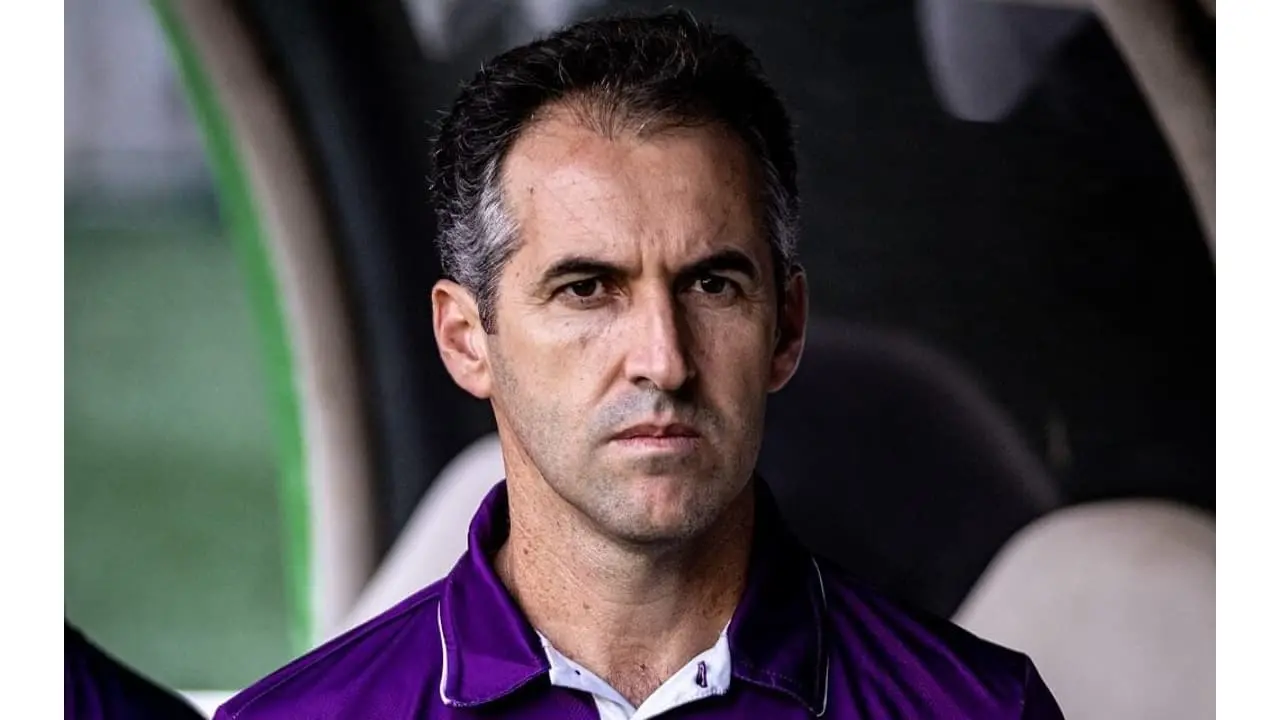 Imagem da notícia O que disse Léo Condé sobre a expulsão de Rodriguinho e o empate do Ceará com o Vasco