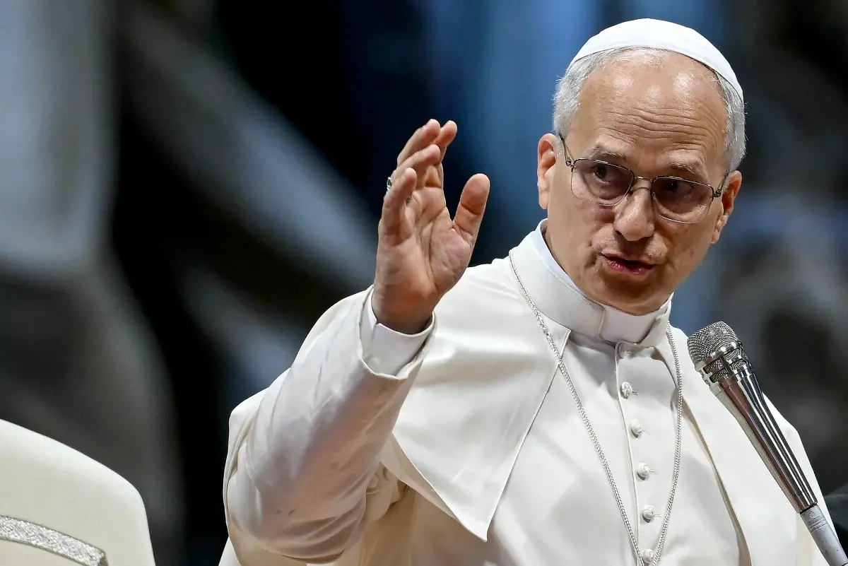 Imagem da notícia: Papa Leão XIV critica salários de super-ricos e faz referência a Elon Musk
