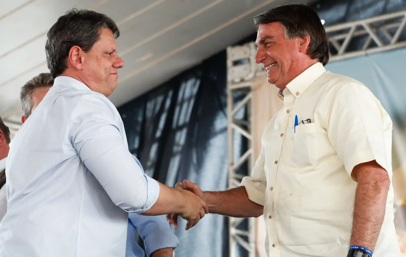 Imagem da notícia Tarcísio pede a Moraes para visitar Bolsonaro em Brasília nesta terça (16)
