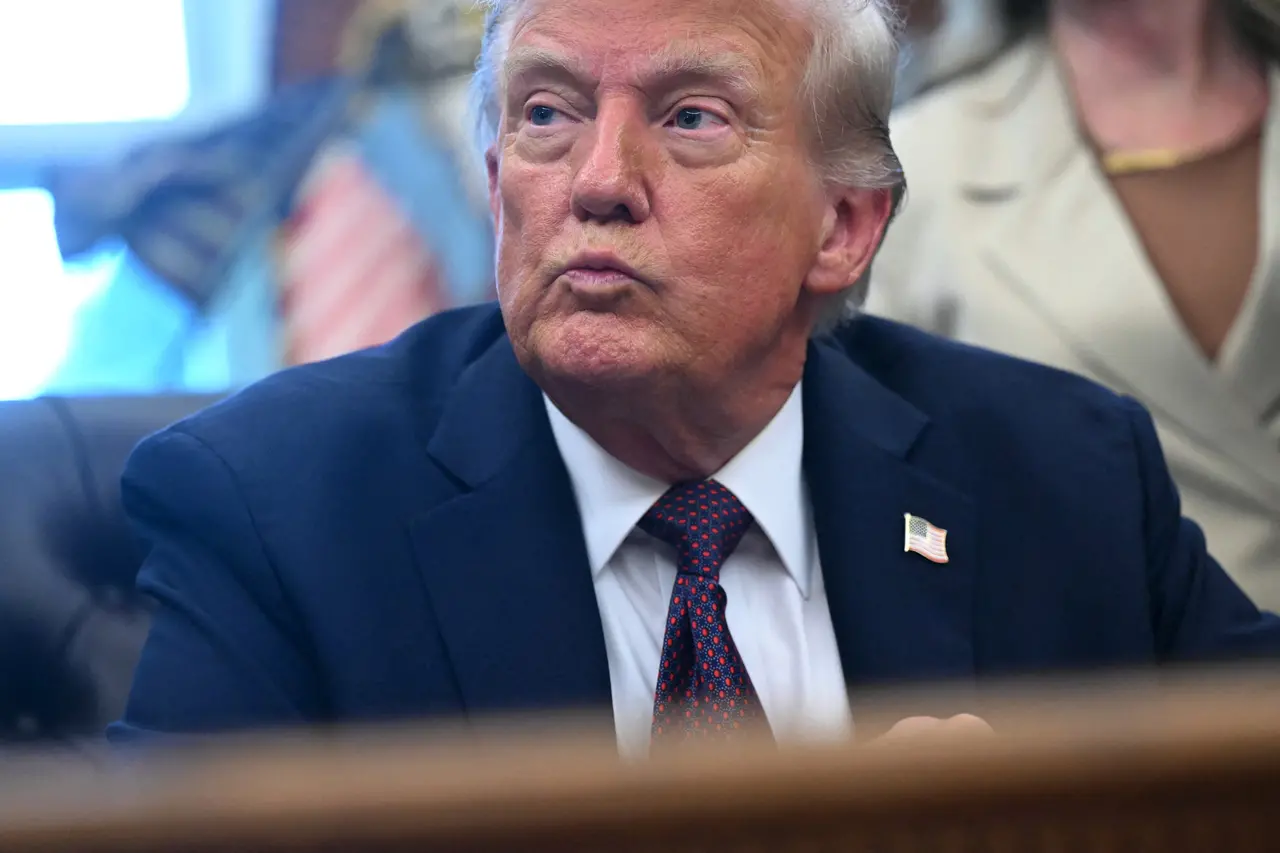 Imagem da notícia Trump vai à Justiça contra o jornal New York Times e pede indenização de R$ 79 bilhões