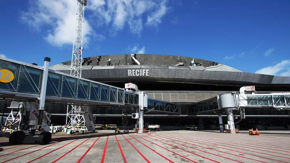 Fachada do aeroporto de Recife