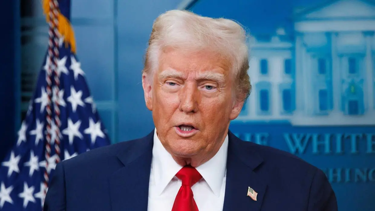 Imagem da notícia Trump diz que EUA e China chegaram a acordo sobre TikTok e adia proibição nos EUA