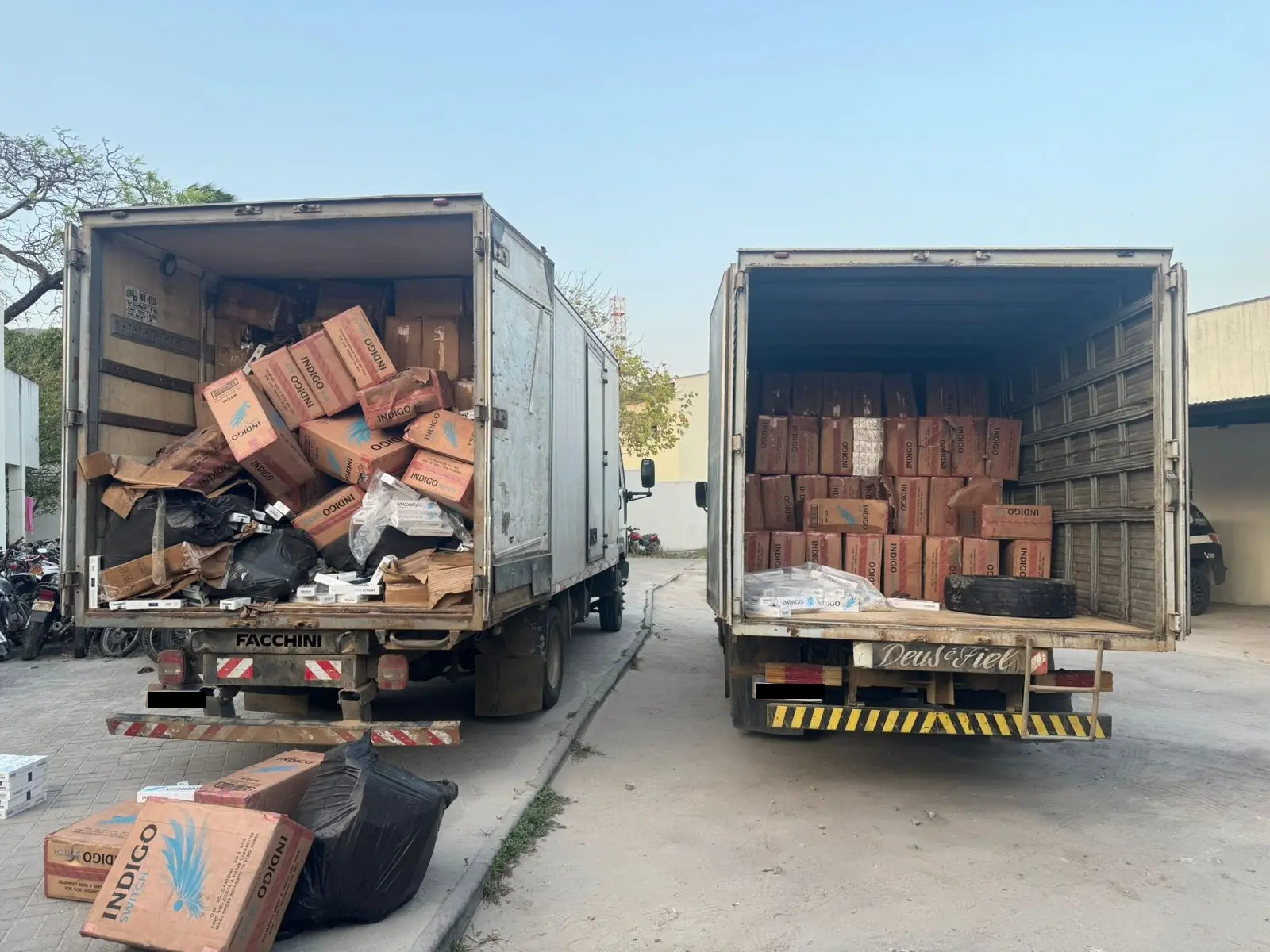 Imagem da notícia: Polícia apreende carga com 400 mil carteiras de cigarros contrabandeados no Litoral do Ceará