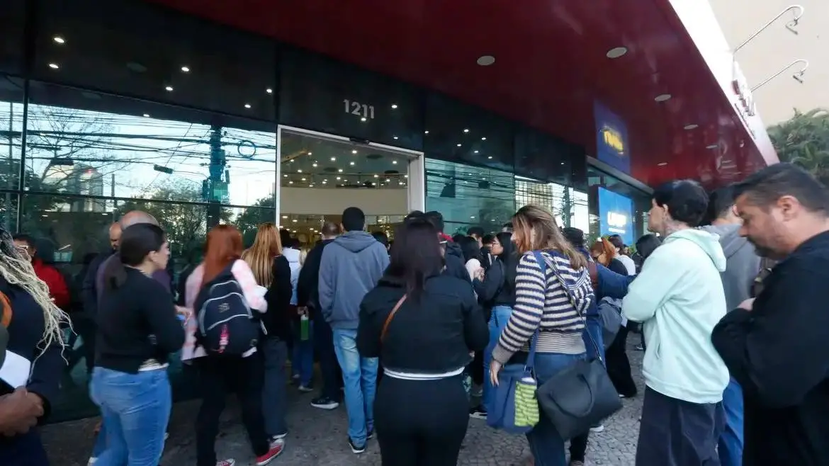 Imagem da notícia: CNU 2024: governo prorroga prazo para manifestar interesse em lista de espera