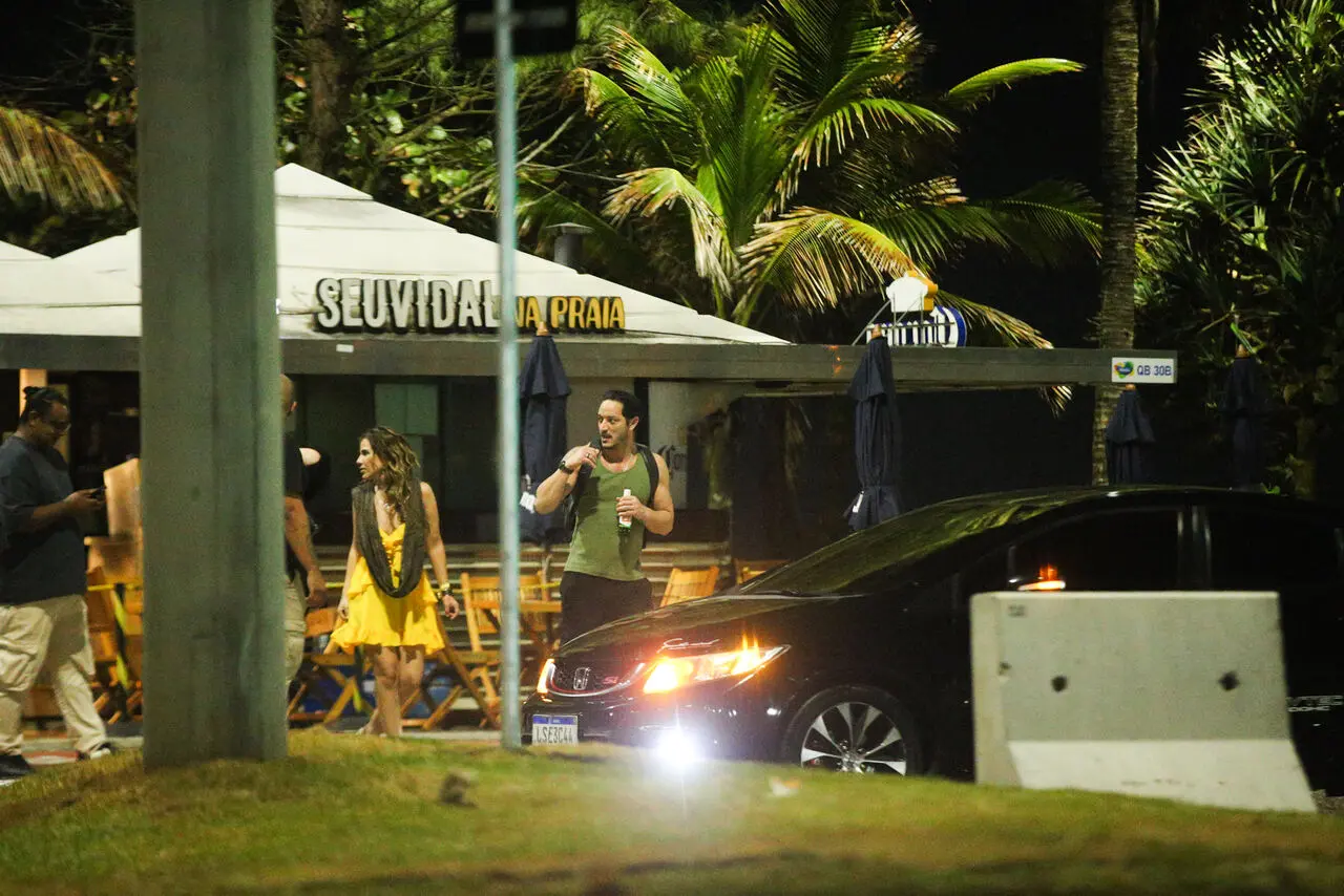 Imagem da notícia Wanessa Camargo e Allan Souza Lima são vistos saindo juntos de quiosque no RJ