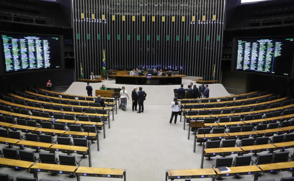 Imagem da notícia: Qual o histórico do debate sobre anistia no Congresso Nacional