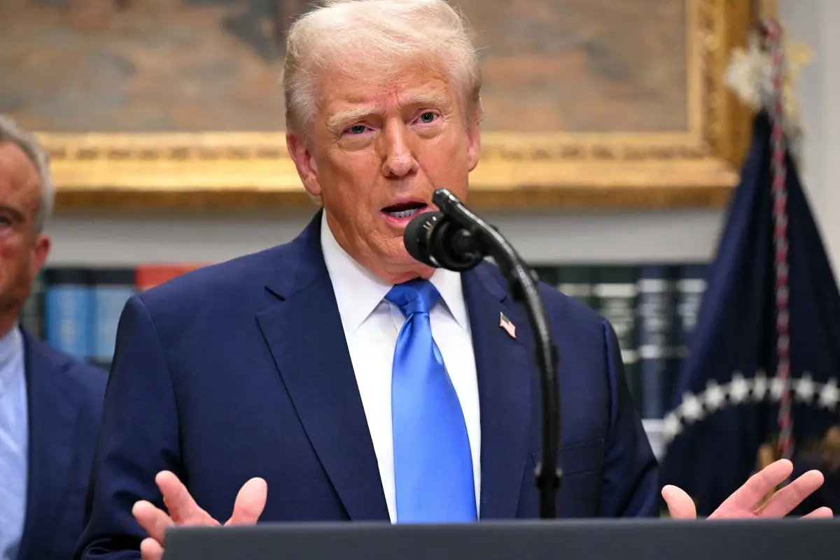Imagem da notícia: Trump define Antifa como 'organização terrorista' em novo decreto