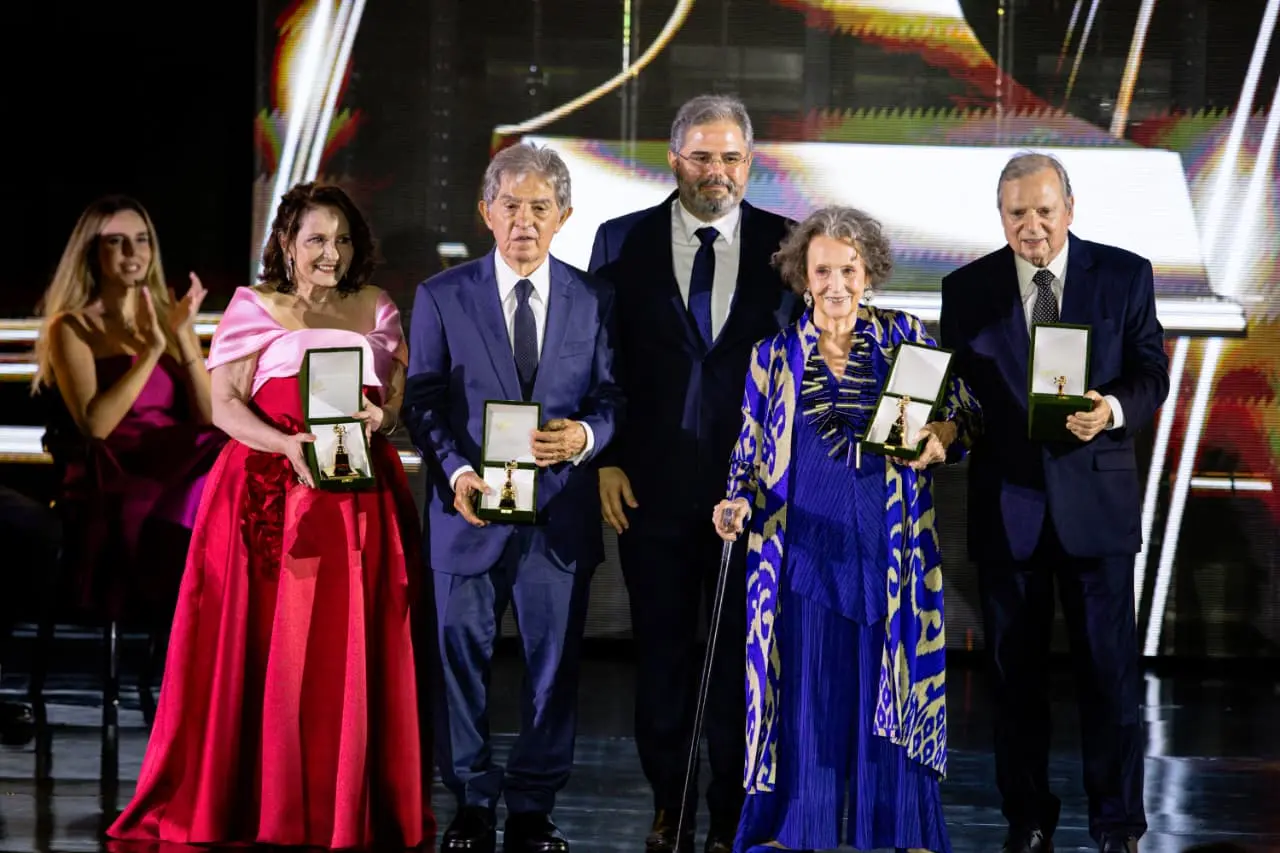 Imagem da notícia Troféu Sereia de Ouro homenageia quatro personalidades em solenidade no Ideal Clube