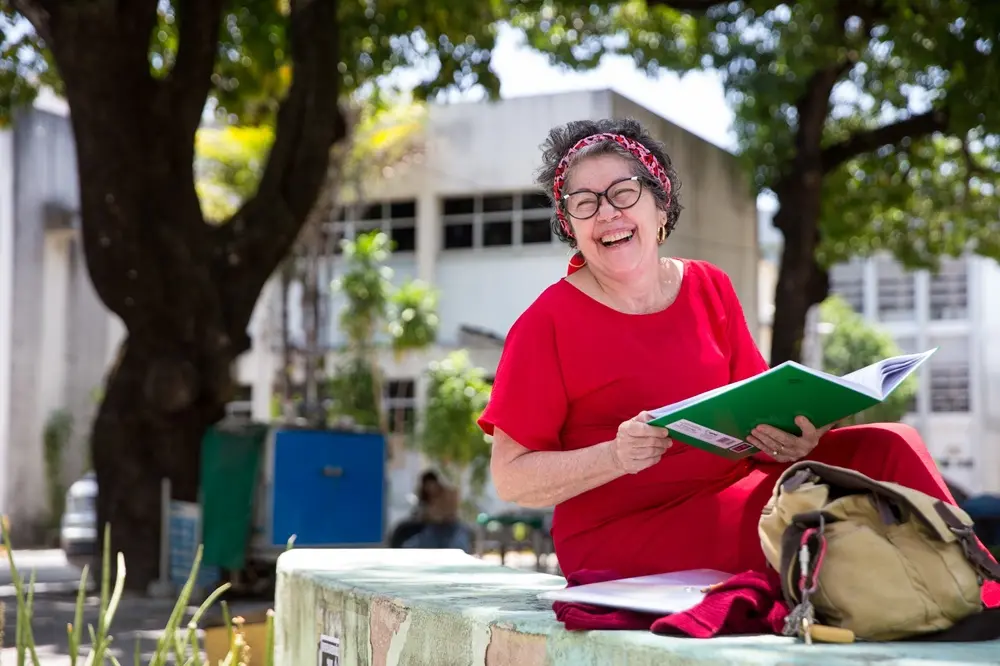 Imagem da notícia: Alunos 60+ ocupam universidade para manter mente ativa, socializar e reforçam debate sobre inclusão