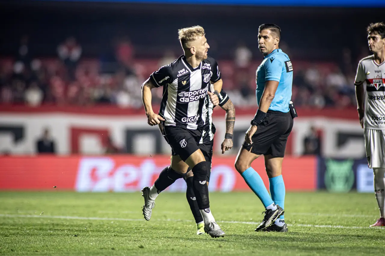 Imagem da notícia: Autor do gol da vitória do Ceará, Pedro Henrique exalta grupo e diz que quase deixou o clube