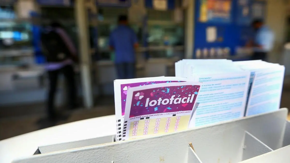 Imagem da notícia Aposta acerta 15 números da Lotofácil e ganha mais de R$ 1 milhão