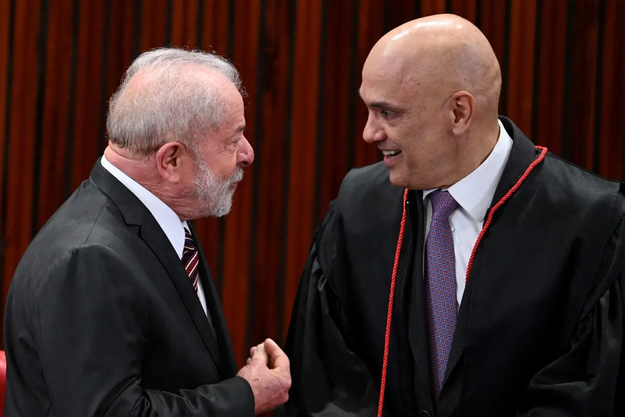 Imagem da notícia Moraes comenta com presidente Lula sobre pênalti perdido pelo Corinthians: 'E o Yuri Alberto hein?'