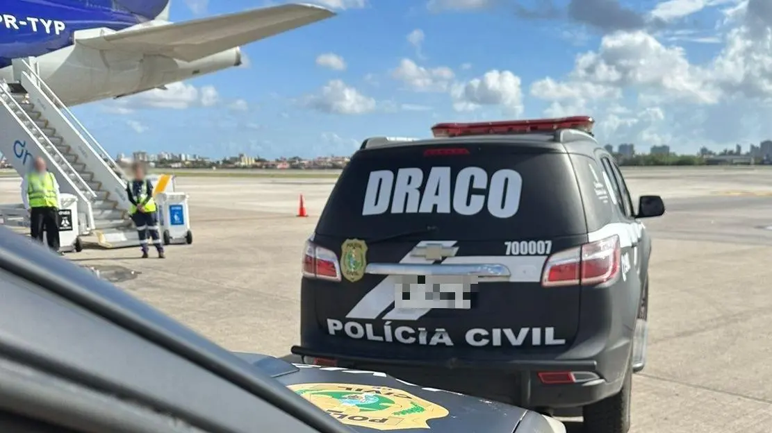 Imagem da notícia Justiça nega devolução de celulares para advogada acusada de envolvimento com CV no Ceará 