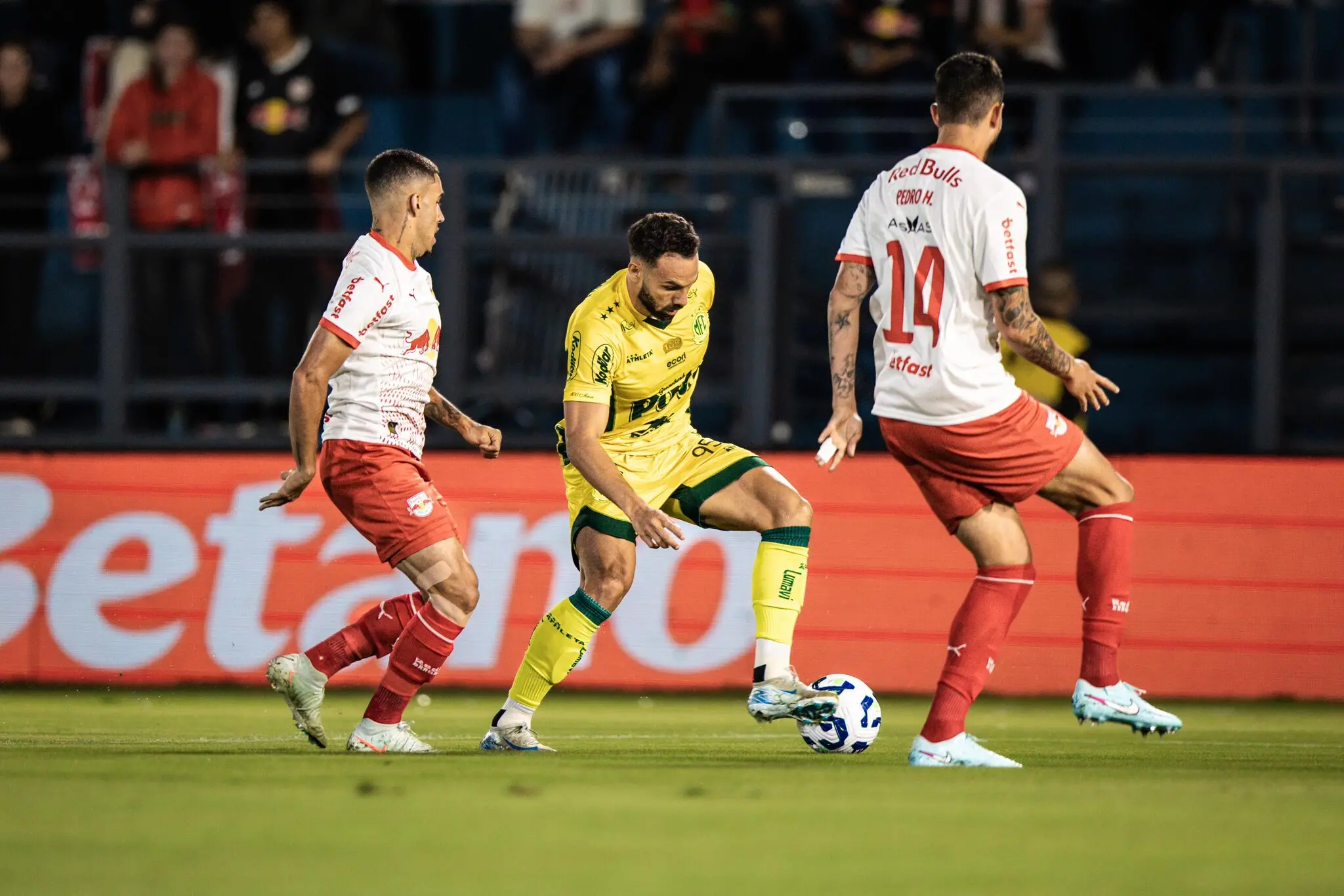 Imagem da notícia Mirassol x RB Bragantino pelo Campeonato Brasileiro: veja horário, onde assistir e palpites