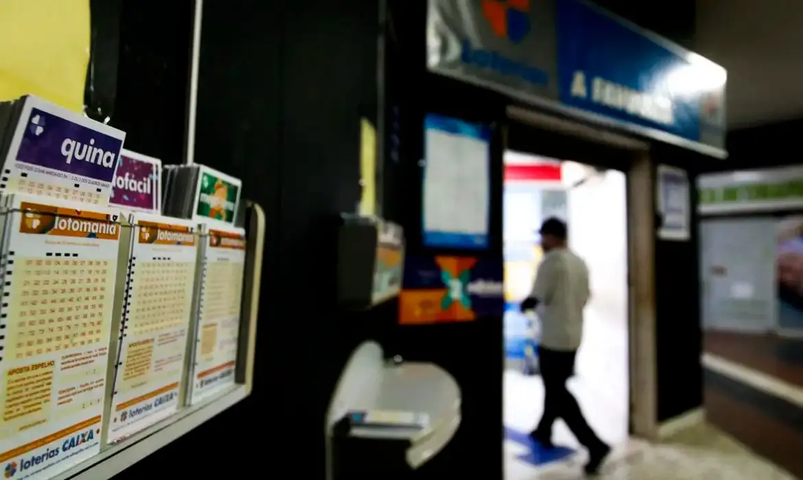 Imagem da notícia: Aposta de Osasco acerta 15 dezenas da Lotofácil 3502 e leva mais de R$ 2 milhões