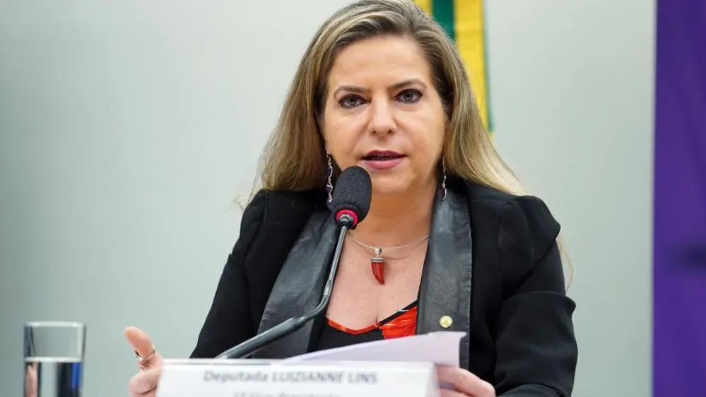 Imagem da notícia: Luizianne Lins está incomunicável há mais de 40 horas, diz assessoria