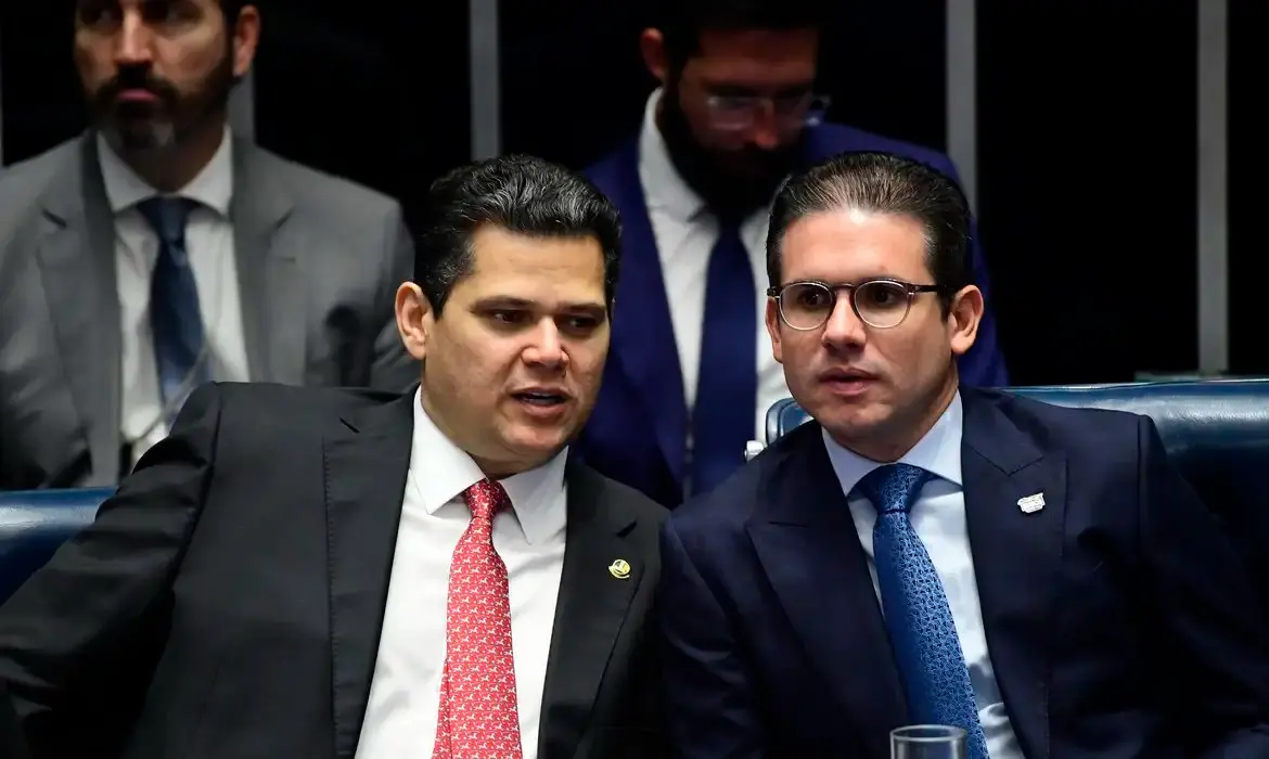 Imagem da notícia O que explica a crise entre Câmara e Senado e como isso influencia nas estratégias para 2026