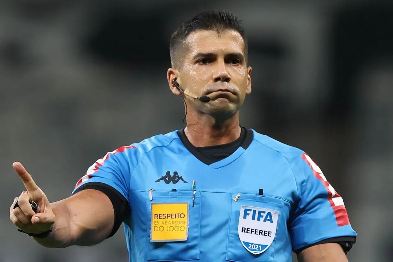 Imagem da notícia Partida que pode confirmar acesso do Floresta para a Série B terá árbitro Fifa