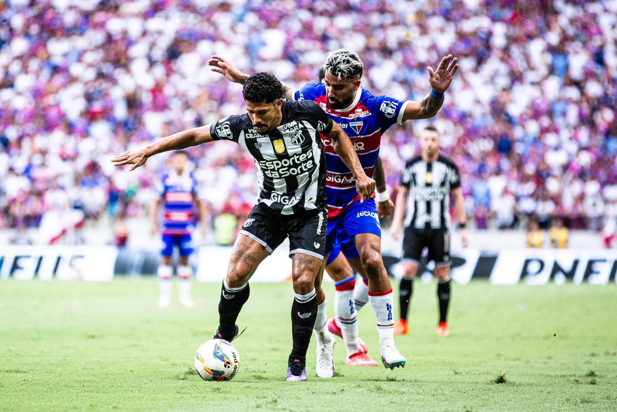 Imagem da notícia Ceará e Fortaleza dão folga aos jogadores após vitórias na Série A; veja detalhes