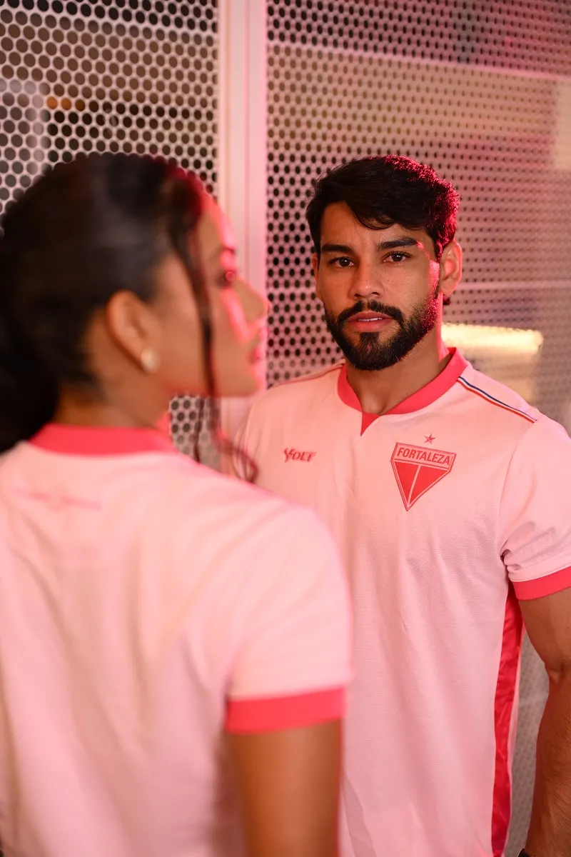 Fortaleza lança camisa em alusão ao Outubro Rosa.