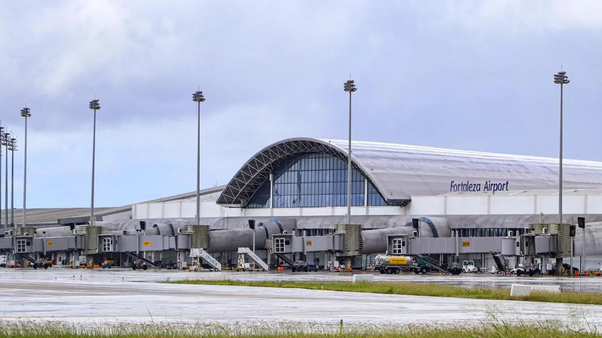 Imagem mostra a fachada do aeroporto de Fortaleza