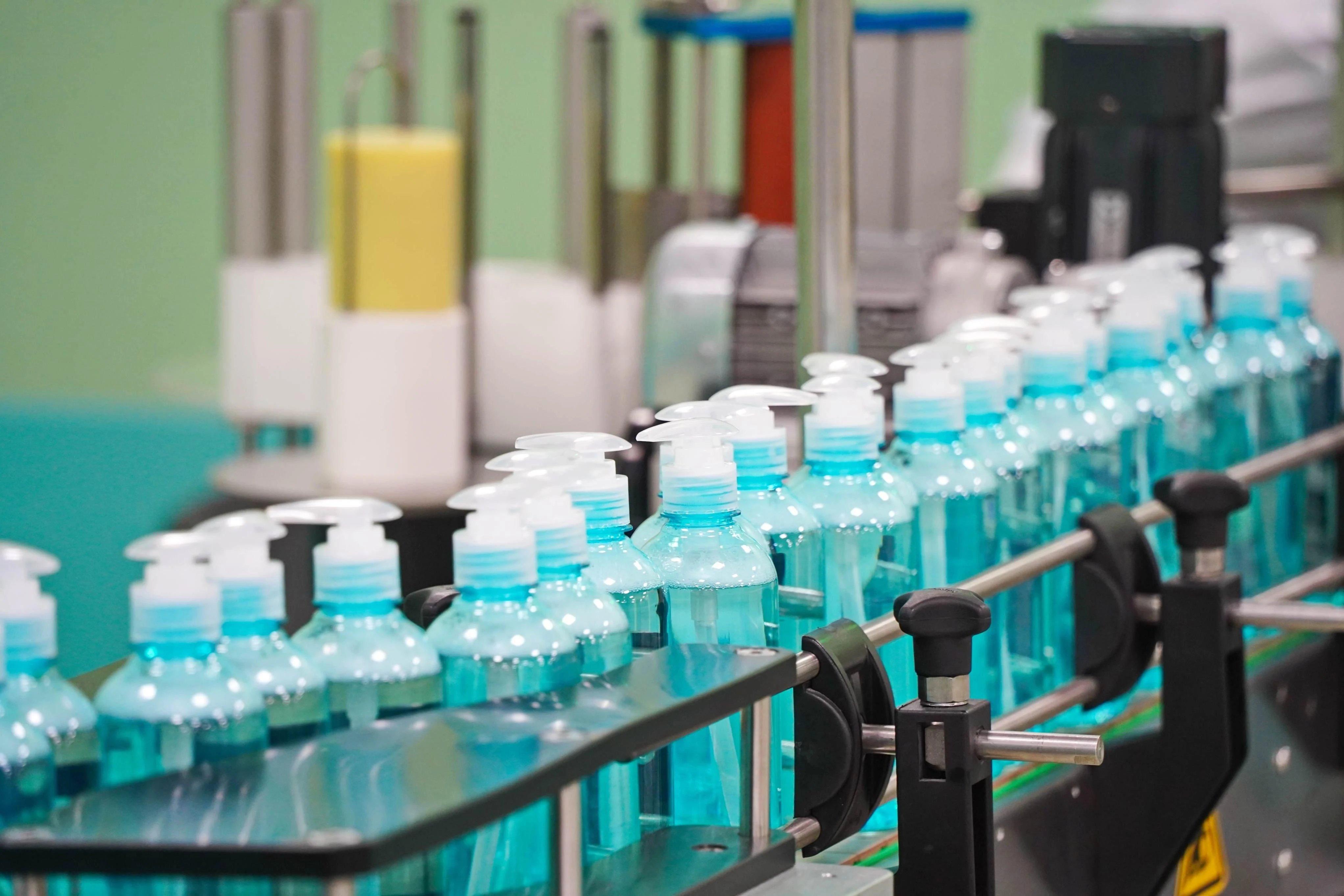 Imagem de produtos de beleza para matéria sobre Anvisa determina recolhimento de 78 cosméticos irregulares.