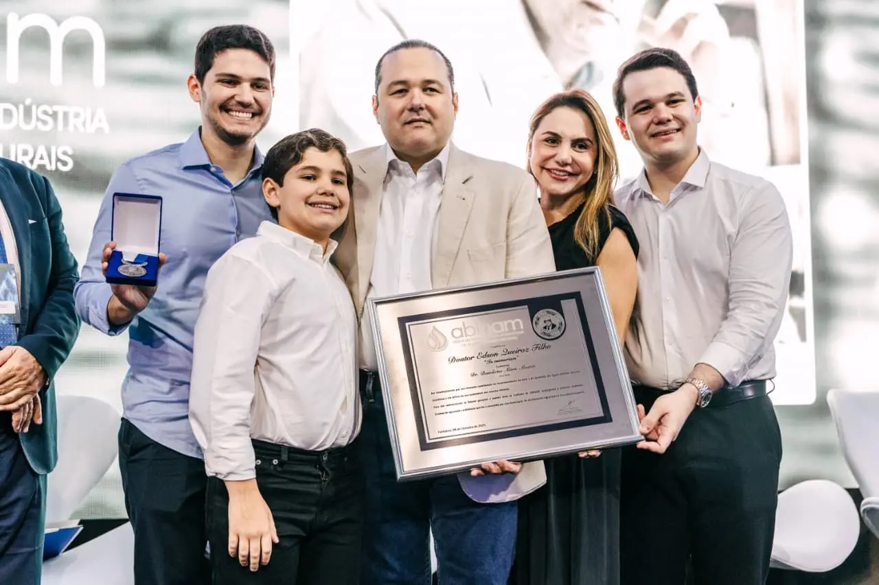 Imagem da notícia Edson Queiroz Filho é homenageado na 32ª edição do Congresso da Abinam