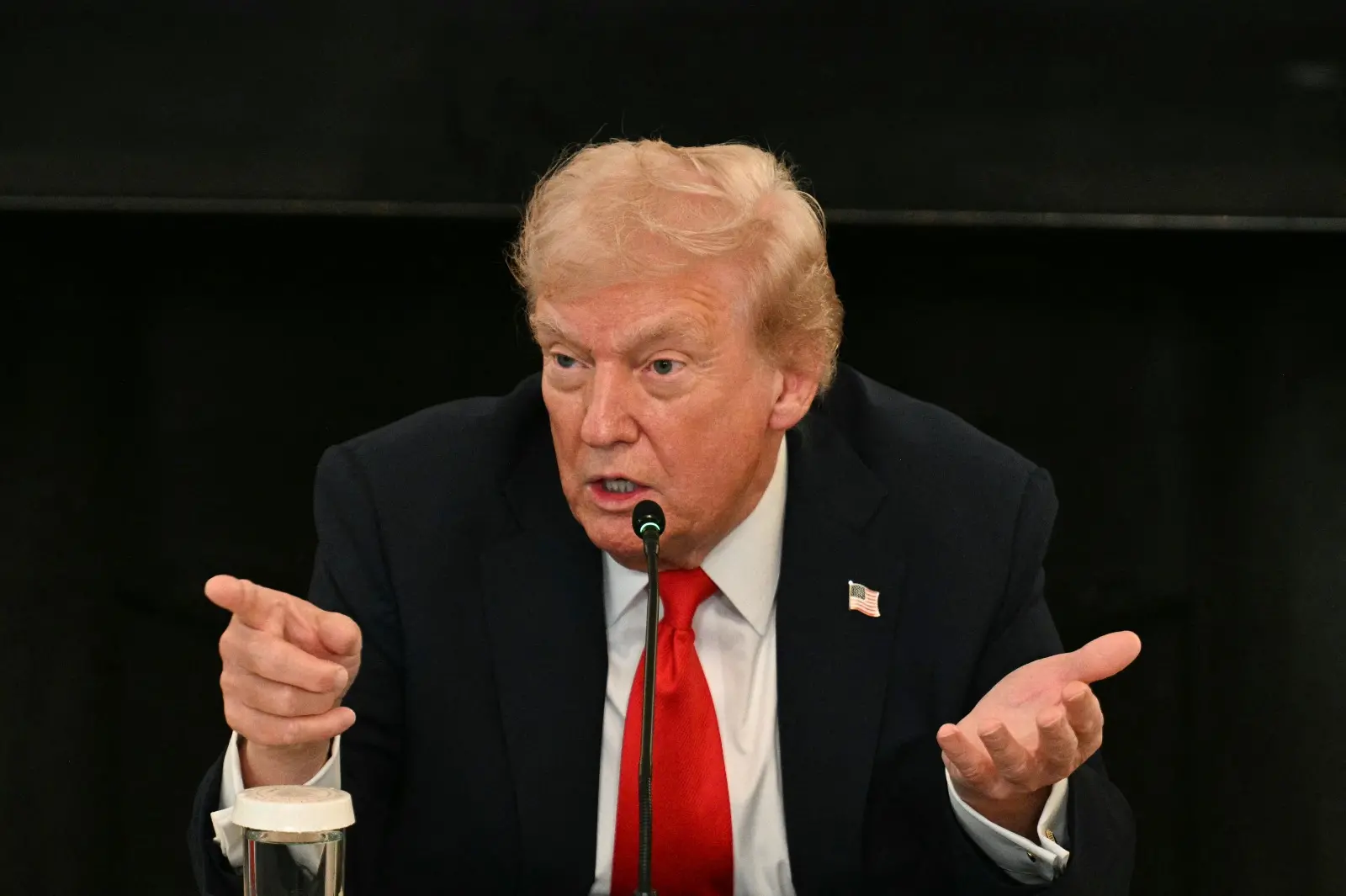 Imagem da notícia Israel e Hamas chegam a acordo de paz, anuncia Donald Trump
