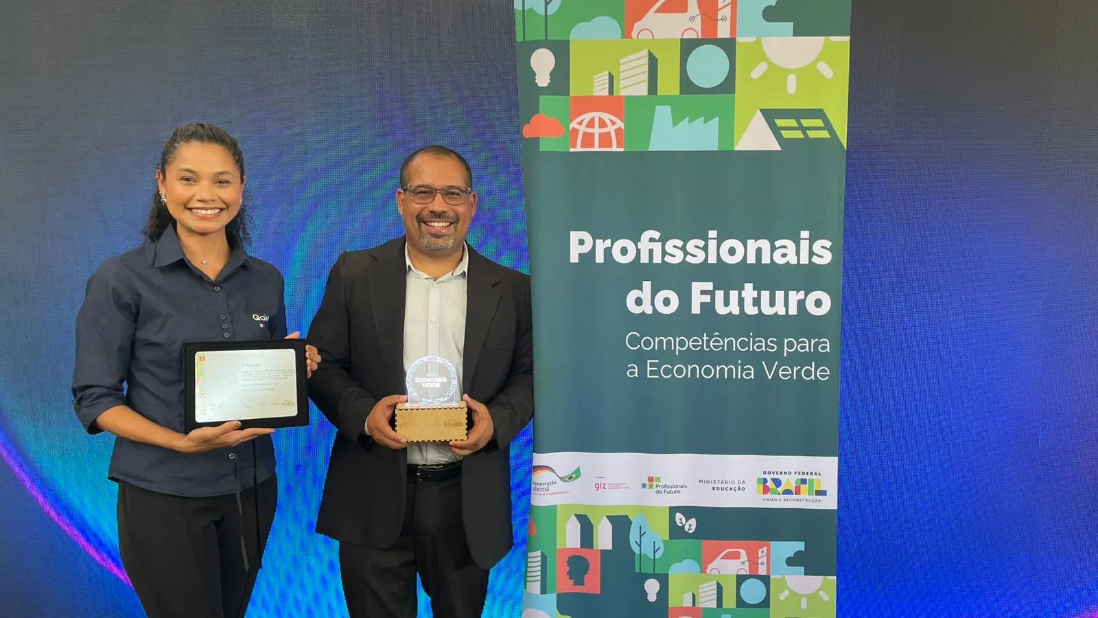 Nathanee Batista e Maurício Barreira receberam prêmio em Brasília