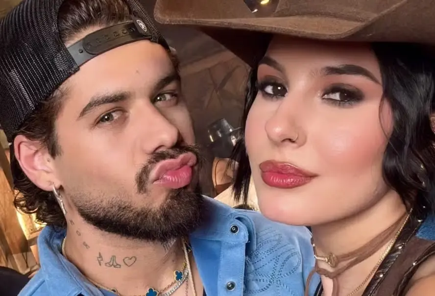Imagem da notícia: Zé Felipe e Ana Castela trocam primeiro beijo em público