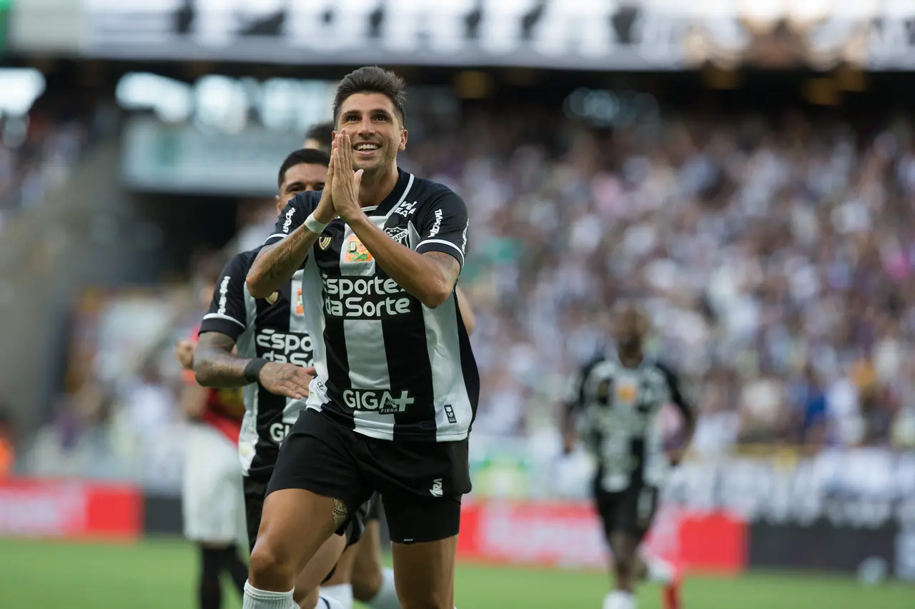 Imagem da notícia ‘Garçom’ do Ceará, Lucas Mugni revela desejo de permanecer: 'Eu quero ficar, não vou mentir'