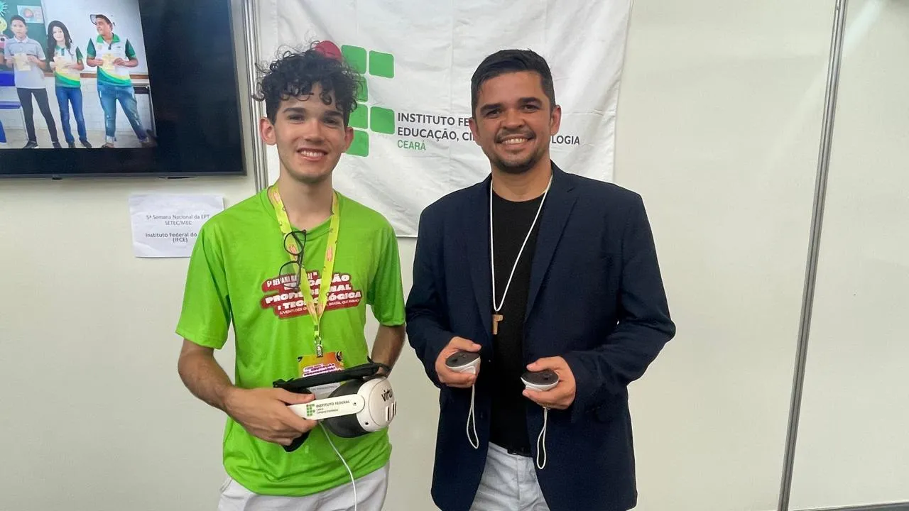 Com óculos e controles, é possível simular visita a um museu egípcio ou a um laboratório de Química.