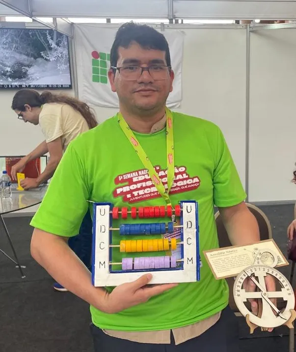Laboratório maker busca a construção de modelos para aproximar teoria e prática no ensino de Matemática.