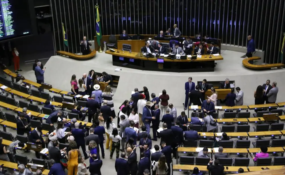 Imagem da notícia Limpa do Governo Lula a indicados de deputados do Centrão em estatais atinge o Ceará; entenda o caso
