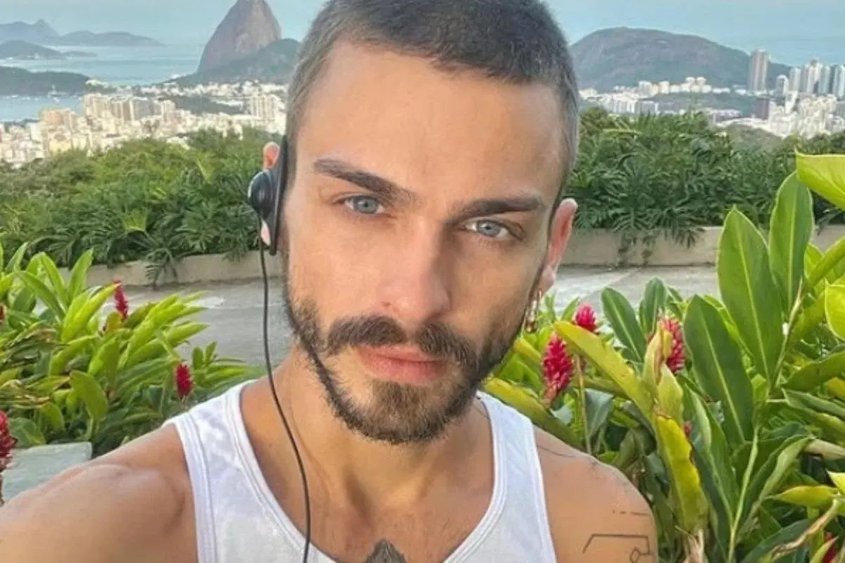 Imagem da notícia Ator Felipe Selau é encontrado morto em casa