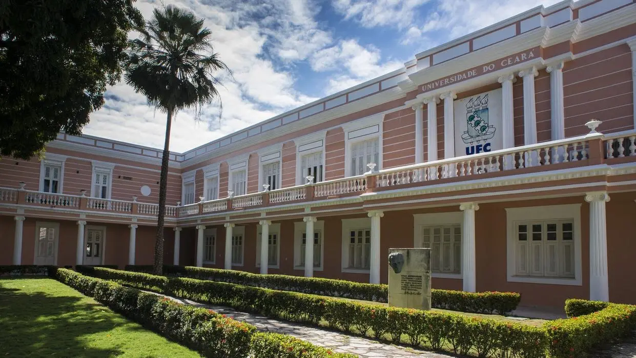 Imagem da notícia: Universidades e institutos federais do CE terão 356 novas vagas para professor e técnico