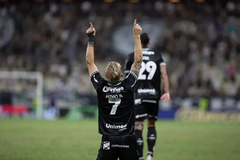 Imagem da notícia Decisivo no Ceará, Pedro Henrique soma cinco participações em gols nos últimos seis jogos