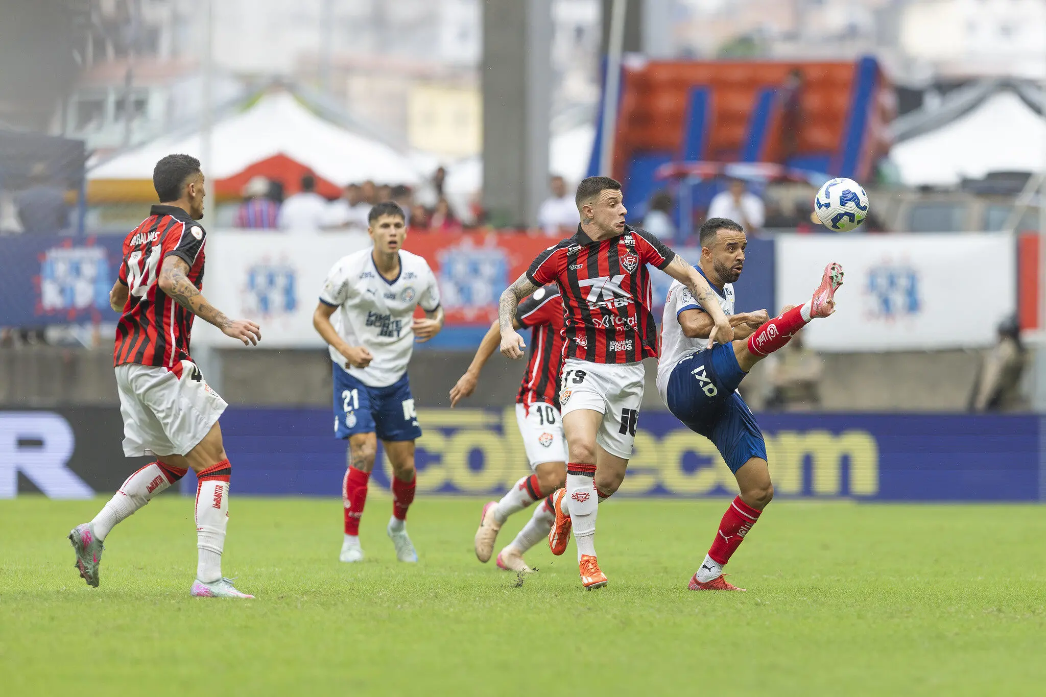 Imagem da notícia Vitória x Bahia pelo Campeonato Brasileiro: veja horário, onde assistir e palpites