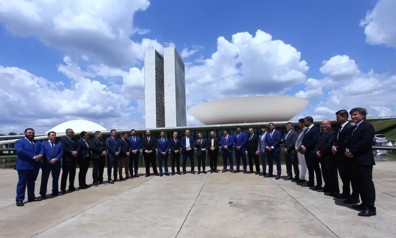 Imagem da notícia: Frente cearense luta em Brasília por segurança jurídica da energia solar