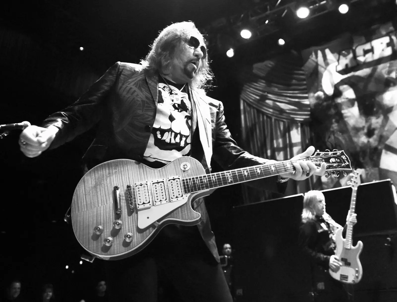 Imagem da notícia: Ace Frehley, guitarrista e um dos fundadores do Kiss, morre aos 74 anos