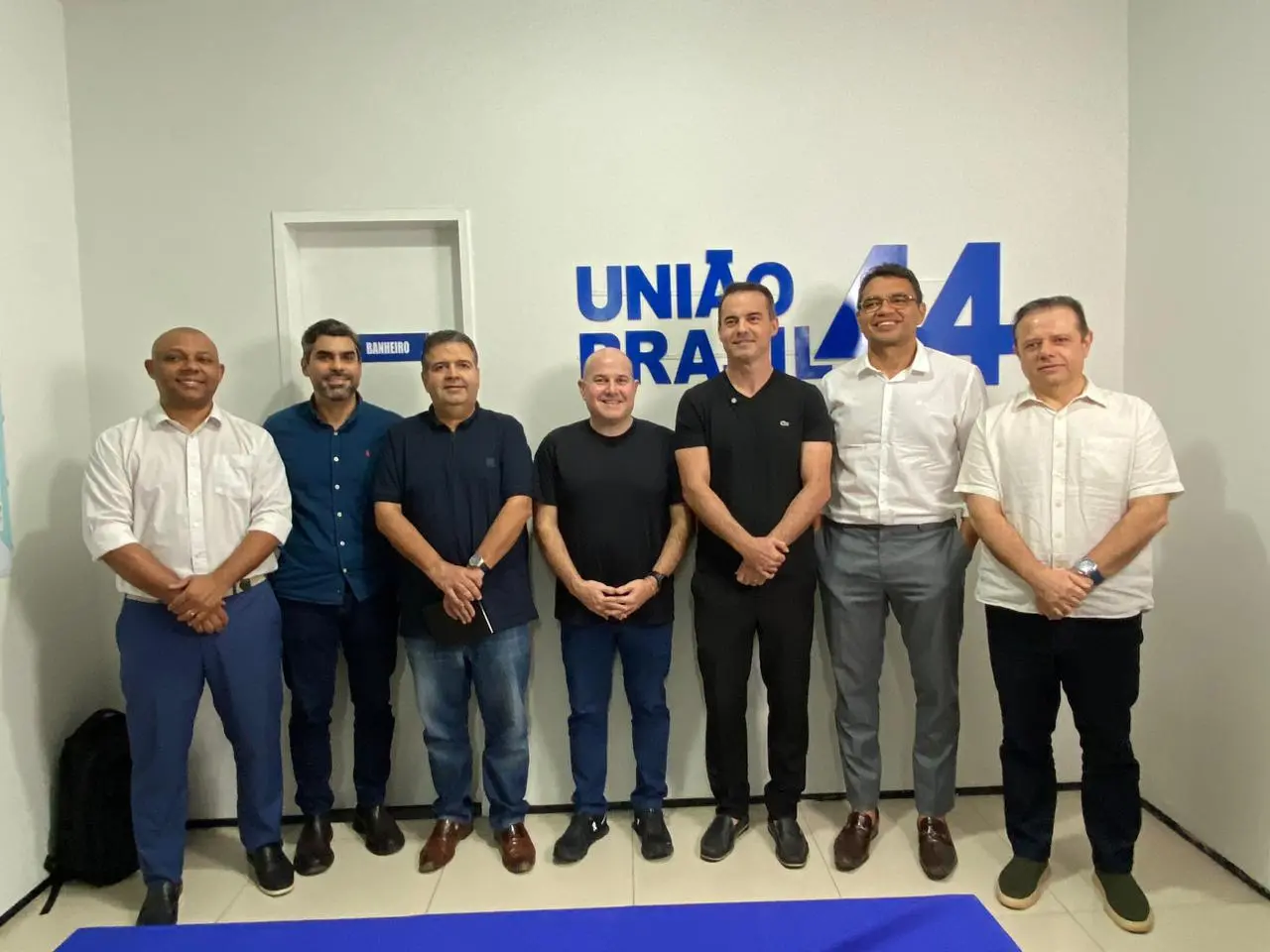 Imagem da notícia: Mesmo sem data de filiação, Roberto Cláudio é anunciado como futuro presidente do União em Fortaleza
