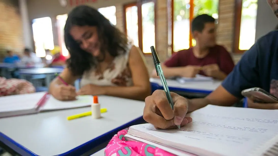 Imagem da notícia Do novo PNE à ampliação do piso: como os projetos em discussão no Congresso impactam a educação