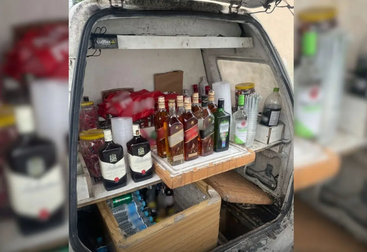 Imagem da notícia: Garrafas com bebidas falsificadas são apreendidas em Santos