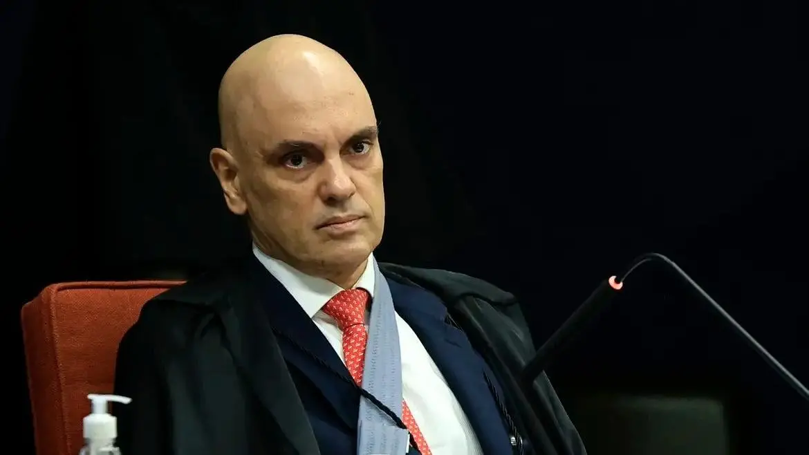Imagem da notícia: STF retoma julgamento do 'núcleo da desinformação' do golpe nesta terça (21)