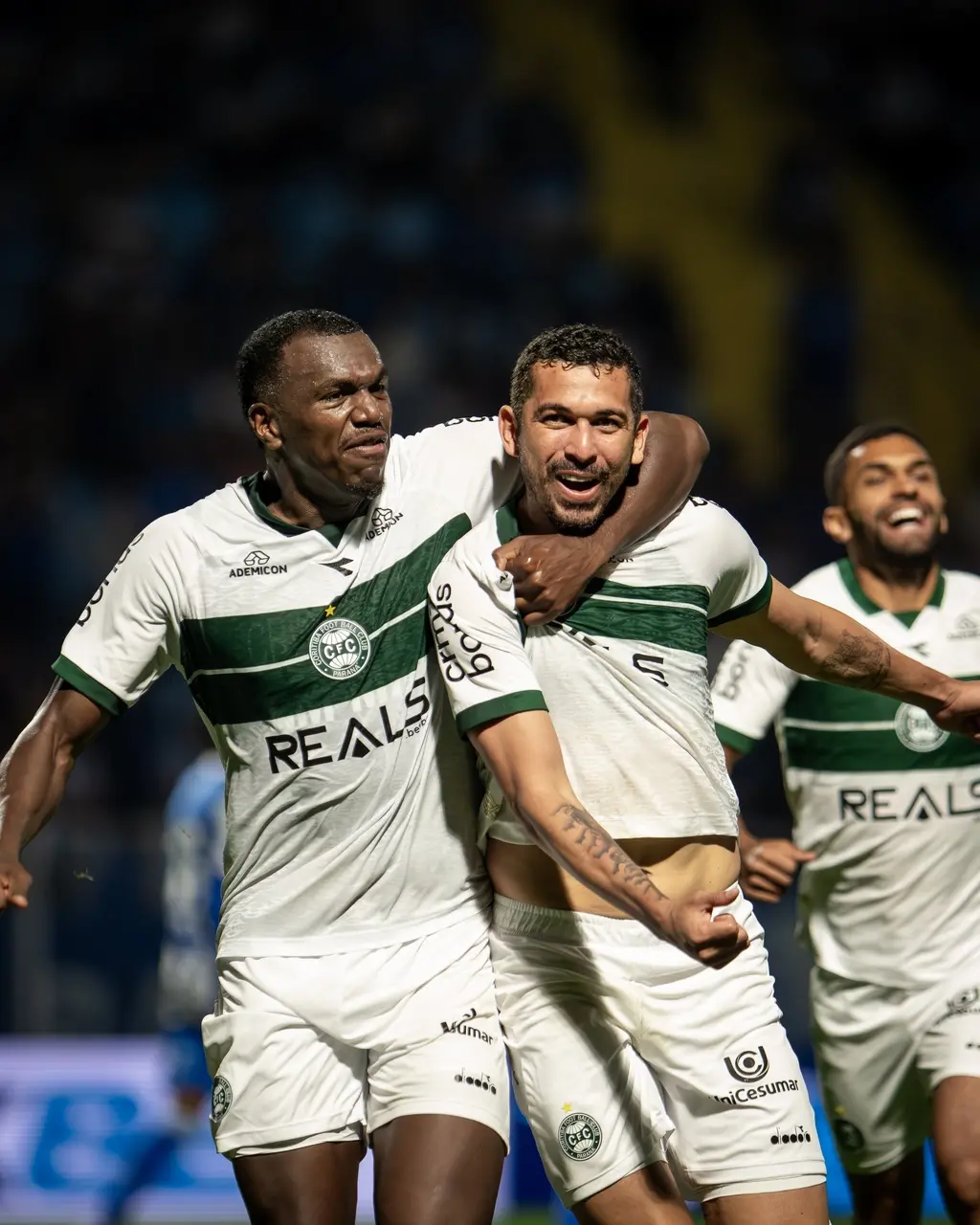 Imagem da notícia Como está a Série B? Restando apenas 5 rodadas, 10 clubes lutam pelo acesso; Veja análise