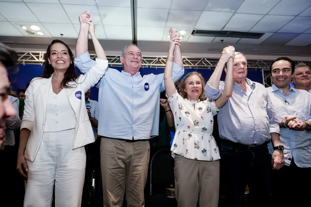 Imagem da notícia: No PSDB, Ciro faz elogios a André Fernandes e Wagner e defende Roberto Cláudio ao Governo do Ceará