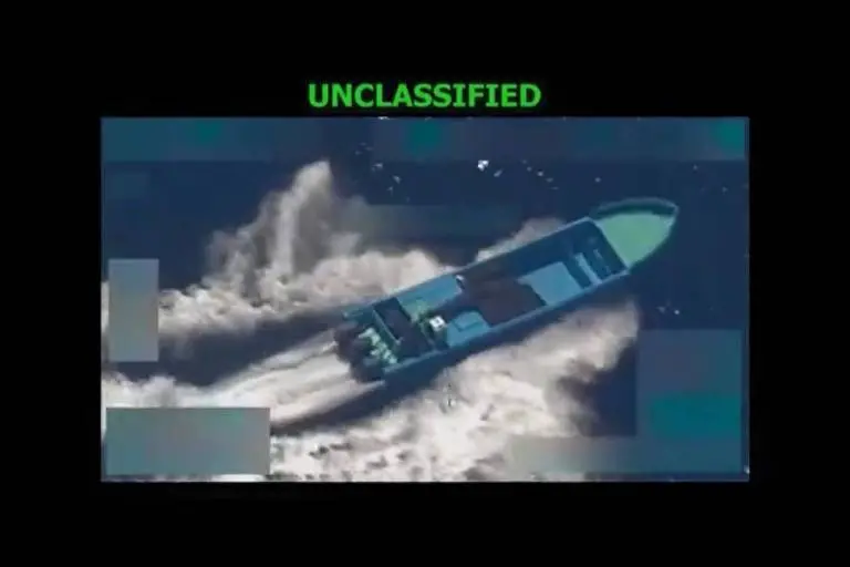 Imagem da notícia EUA bombardeiam barco no Pacífico pela 1ª vez